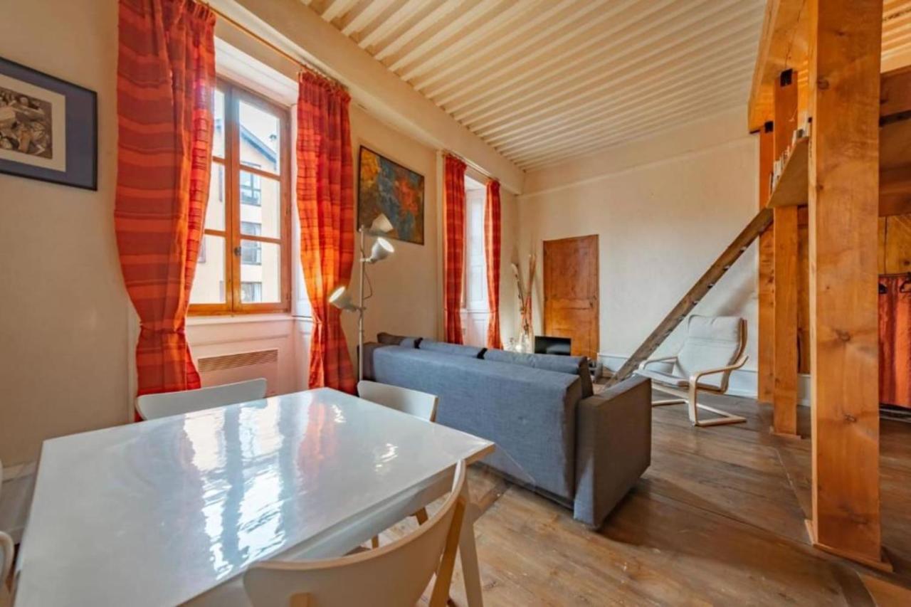 Appartement classé 2 étoiles au cœur du centre historique d'Annecy Extérieur photo